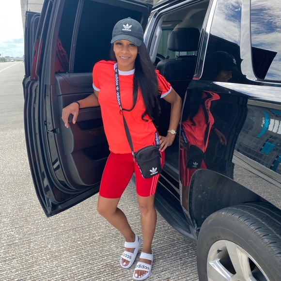 Cute Top & Short Adidas Set - Picture 4 of 4